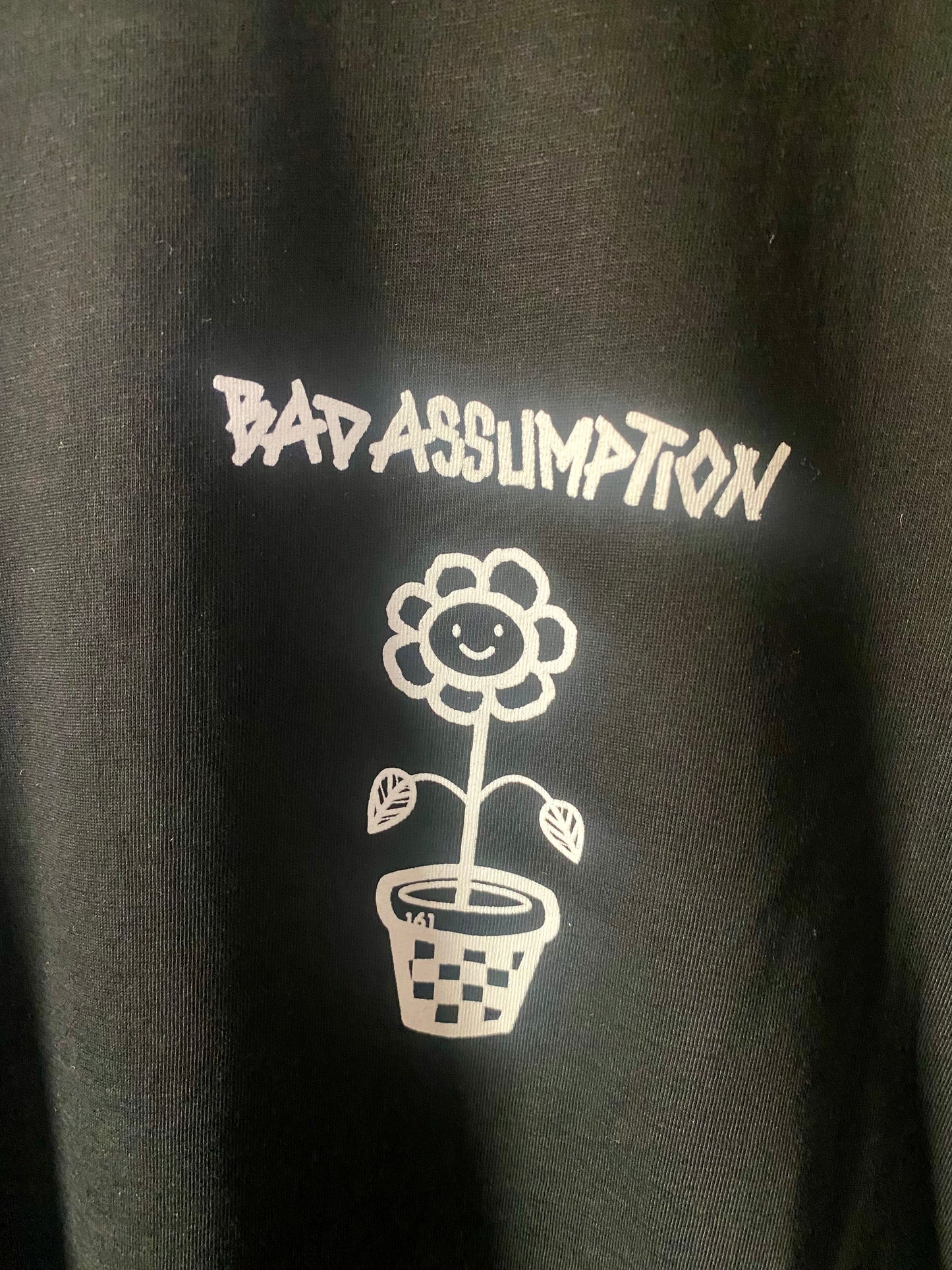 Bad Assumption - Shirt "Blume"
