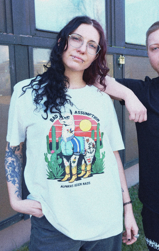 Bad Assumption - Alpakas gegen Nazis Shirt 2.0